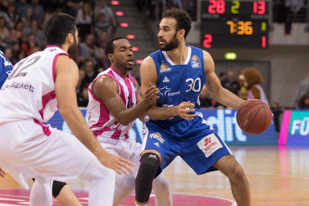 相比之下 相比之下