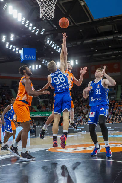 萨卡等进攻 萨卡等进攻